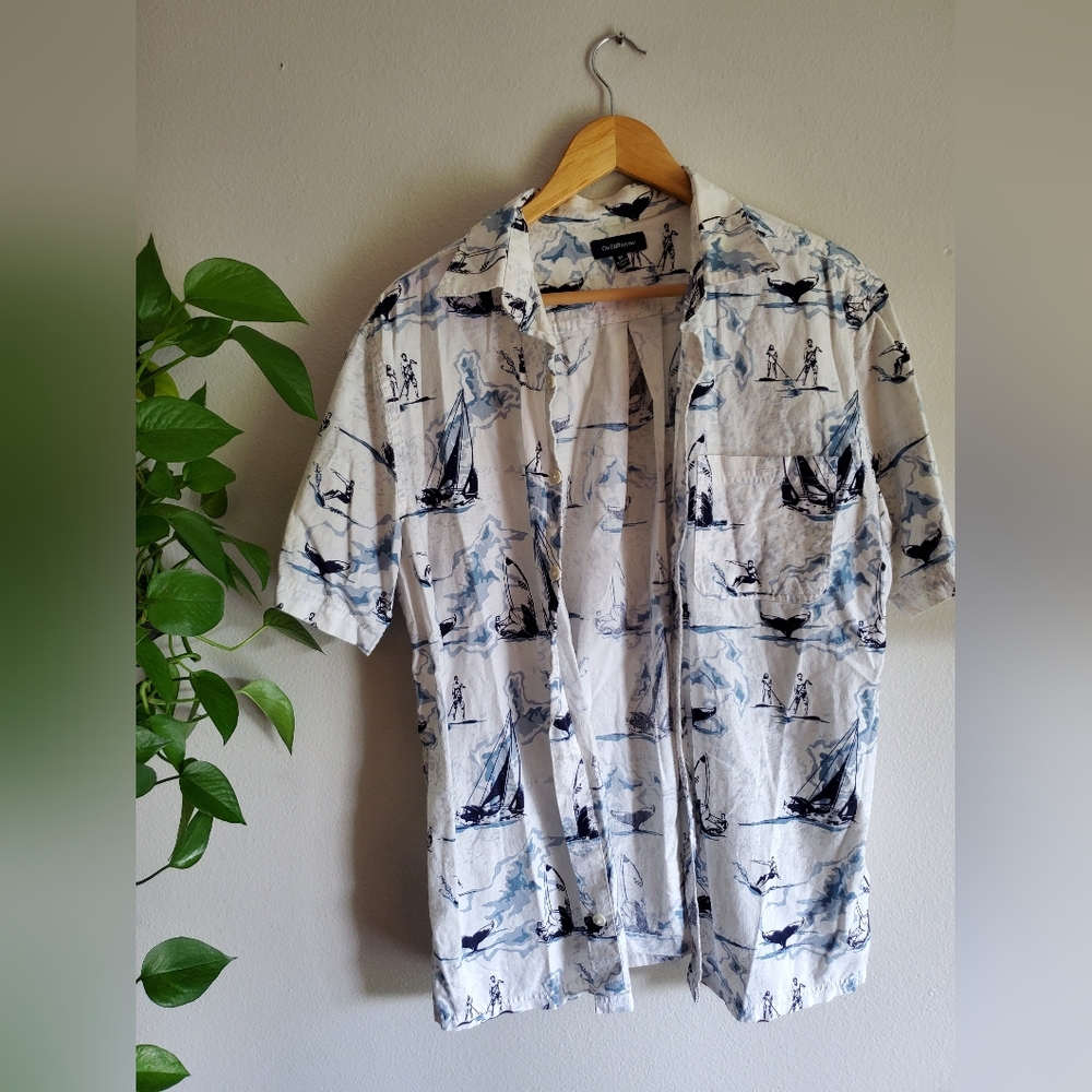Hardly worn! Men's short sleeve button up